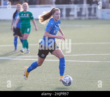 BILLERICAY, ENGLAND - JANUAR 30:Ruby Sealey (Drewe) von den Frauen der Stadt Billericay während der vierten Runde des FA Women's FA Cup zwischen Billericay Tow Stockfoto