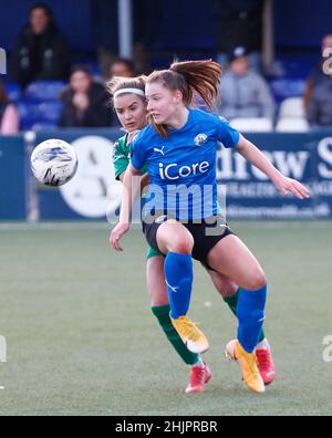 BILLERICAY, ENGLAND - JANUAR 30:Ruby Sealey (Drewe) von den Frauen der Stadt Billericay während der vierten Runde des FA Women's FA Cup zwischen Billericay Tow Stockfoto