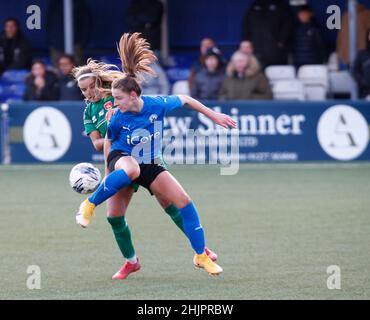 BILLERICAY, ENGLAND - JANUAR 30:Ruby Sealey (Drewe) von den Frauen der Stadt Billericay während der vierten Runde des FA Women's FA Cup zwischen Billericay Tow Stockfoto