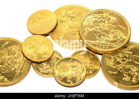 Ein Gold Sovereign Coins Bullion auf weißem Hintergrund Stockfoto