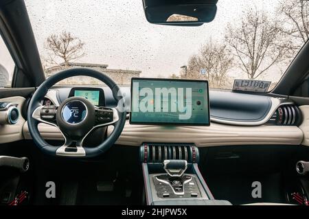 Innenraum eines BYD Yuan Plus, wie auf einer Probefahrt in Shanghai, China, abgebildet. Stockfoto