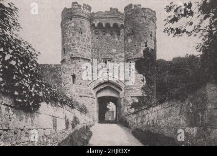 Tor zum normannischen Schloss von Carisbrooke, Isle of Wight. England (1923) Stockfoto