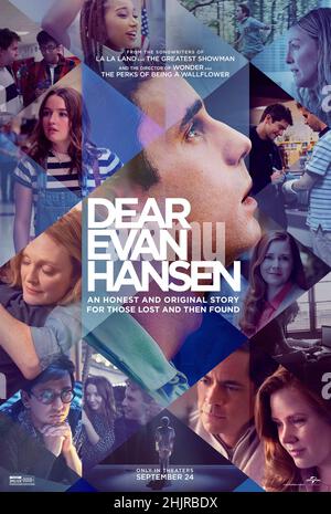 Dear Evan Hansen (2021) unter der Regie von Stephen Chbosky mit Ben Platt, Julianne Moore und Kaitlyn Dever. Verfilmung des mit dem Tony und Grammy ausgezeichneten Musicals über Evan Hansen, einen High School Senior mit sozialer Angststörung und seine Reise der Selbstfindung und Akzeptanz nach dem Selbstmord eines Mitschüler. Stockfoto