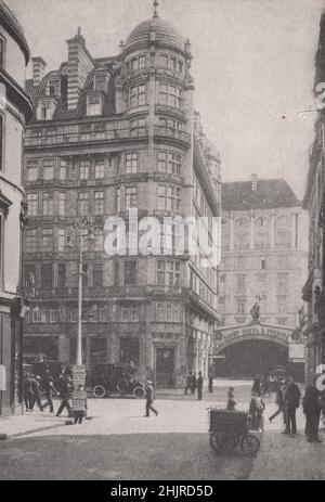 Savoy Hotel und Theater gegenüber dem Strand von der Norfolk Street. London (1923) Stockfoto