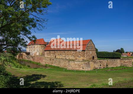 An der Schmücke, Heldrungen, Thüringen, Deutschland: Schloss Heldrungen, eine Wasserburg aus dem 13th. Jahrhundert. Stockfoto