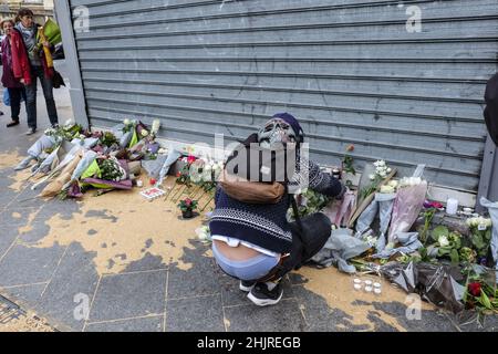 FRANKREICH. PARIS (75) 14. NOVEMBER 2015 - AM TAG NACH DEN TERRORANSCHLÄGEN VOM 13. NOVEMBER 2015, TRIBUT AN DIE OPFER DES RESTAURANTS LE PETIT CAM Stockfoto