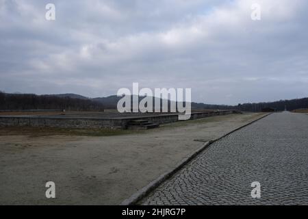 Rogoznica, Polen - 15. Januar 2022. Konzentrations- und Arbeitslager Gross-Rosen (Rogoznica). Gedenkstätte. Selektiver Fokus. Sonniger Wintertag Stockfoto