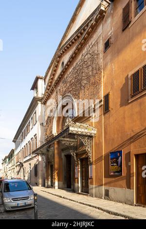 Florenz, Italien. Januar 2022. Die Außenfassade des Teatro della Pergola im historischen Zentrum der Stadt Stockfoto