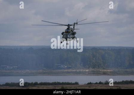 Starychi, Ukraine. 20th September 2019. Ukrainischer Hubschrauber während einer gemeinsamen militärischen Übung Rapid Trident 2019 im Internationalen Zentrum für Friedenssicherung und Sicherheit der Nationalen Akademie der Landstreitkräfte in der Nähe von Lviv gesehen. (Foto von Mykola Tys/SOPA Images/Sipa USA) Quelle: SIPA USA/Alamy Live News Stockfoto