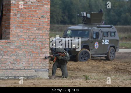 Starychi, Lvivska, Ukraine. 20th September 2019. Ukrainische Soldaten während einer gemeinsamen Militärübung Rapid Trident 2019 im Internationalen Zentrum für Friedenssicherung und Sicherheit der Nationalen Akademie der Landstreitkräfte in der Nähe von Lviv gesehen. (Bild: © Mykola Tys/SOPA Images via ZUMA Press Wire) Stockfoto