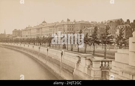 Antike Fotografie des Somerset House in London, England, um 1890. QUELLE: ORIGINAL ALBUMIN FOTO Stockfoto