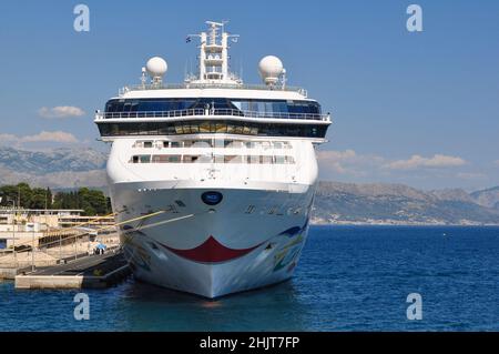 Das norwegische Star-Kreuzschiff dockte im Hafen von Split, Kroatien an Stockfoto