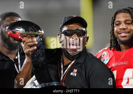 Menifee, Kalifornien, USA. 29th Januar 2022. Jan 29, 2022; Pasadena, CA USA; Nationalspieler JACHAI BAKER (74) bei Rose Bowl Endstand Nationalmannschaft: 24 amerikanische Mannschaft:23 Pflichtkredit Zuma Press. (Bild: © Ardie Crenshaw/ZUMA Press Wire) Stockfoto