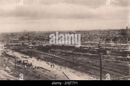 Erdbeben in Japan 1923: Schauplatz der Verwüstung in der Nachbarschaft des Uyeno-Parks, von der Hügelspitze des Parks aus gesehen Stockfoto