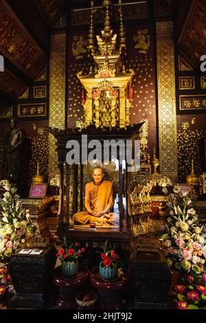 Chiang Mai, Thailand - märz 5 2018: Mönchsstatue im Tempel Stockfoto