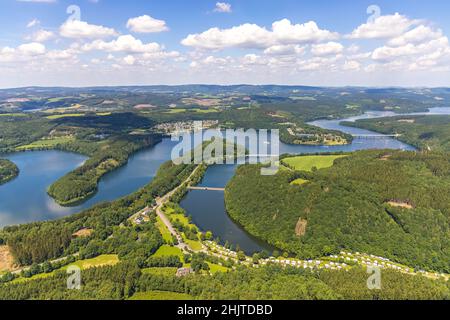 Luftbild, Biggesee, Camping- und Erholungsanlage Biggesee im Vordergrund, Camping Biggesee - Four Seasons, Rhode, Olpe, Sauerland, North Rhin Stockfoto