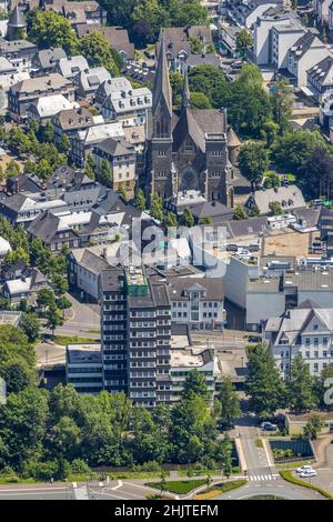 Luftaufnahme, Olpe Rathaus und St. Martinus Kirche, Stadtzentrum, Olpe Stadt, Olpe, Sauerland, Nordrhein-Westfalen, Deutschland, Kultstätte, autho Stockfoto