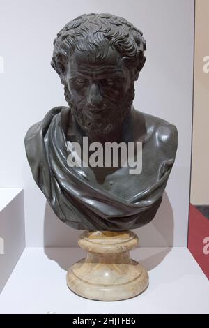 Büste des Demokritus in Bronze, ausgestellt während der Ausstellung "Gladiators" im Nationalen Archäologischen Museum von Neapel "Mann".Napoli, Italien, 31. Januar 2022. Quelle: Vincenzo Izzo/Alamy Live News Stockfoto