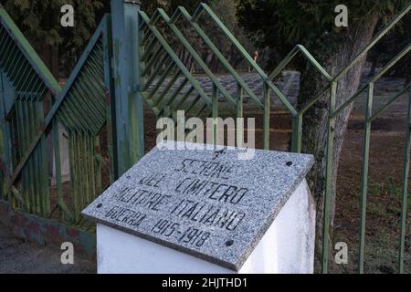 Breslau, Polen - 16. Januar 2022. Italienischer Kriegsfriedhof. Hier sind über 1,000 italienische Offiziere und Soldaten aus dem ersten und zweiten Weltkrieg begraben. Se Stockfoto