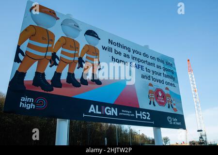 West Hyde, Großbritannien. 31st. Januar 2022. Ein Schild in der Nähe des Südportals für den Abschnitt Chiltern Tunnel der Hochgeschwindigkeitsstrecke HS2. Zwei 2.000-Tonnen-Tunnelbohrmaschinen werden zum Bau des 10-Meilen-Chiltern-Tunnels unterhalb der Chiltern Hills eingesetzt, der der längste Tunnel auf der Route HS2 zwischen London und den West Midlands sein wird. Kredit: Mark Kerrison/Alamy Live Nachrichten Stockfoto