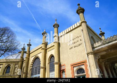 Brighton Museum und Kunstgalerie in den Royal Pavilion Gardens, Brighton, East Sussex, England, Großbritannien Stockfoto