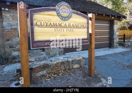 Eintrittstisch zum Hauptsitz des Cuyamaca Rancho State Park in Paso Picacho auf dem SR-79 Julian Highway. Südkalifornien San Diego County USA Stockfoto