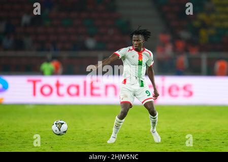 Yaoundé, Kamerun, 13. Januar 2022: IVSS Kaboré von Burkina Faso während des Burkina Faso gegen Cap Verde – Afrika-Cup der Nationen im Olembe-Stadion. Kim Price/CSM. Stockfoto