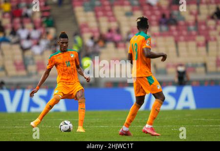 Douala, Kamerun, 16. Januar 2022: Simon Deli von der Elfenbeinküste während des Sierra Leone gegen die Elfenbeinküste – Afrika-Cup der Nationen im Japoma-Stadion. Kim Price/CSM. Stockfoto