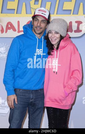 Tomer Sisley und Sandra Sisley (Sandra Zeitoun) bei der Premiere von Super Heros Malgre Lui im Grand Rex Kino in Paris, Frankreich am 31. Januar 2022. Foto von Aurore Marechal/ABACAPRESS.COM Stockfoto