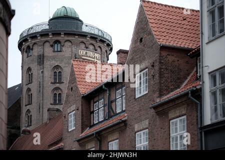 Kopenhagen, Dänemark - 31. Januar 2022. Der 1642 erbaute Round Tower ist eines der bekanntesten Gebäude von Denmark. Stockfoto