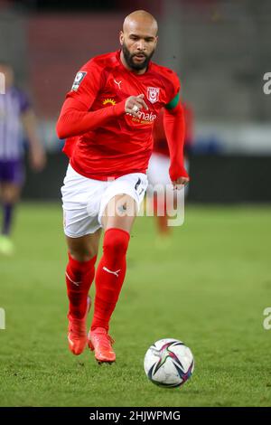 Halle, Deutschland. 05th Januar 2022. Fußball: Testspiele, Hallescher FC - FC Erzgebirge Aue im Leuna-Chemie-Stadion. Halles-Spieler Terrence Boyd am Ball. Quelle: Jan Woitas/dpa-Zentralbild/dpa/Alamy Live News Stockfoto