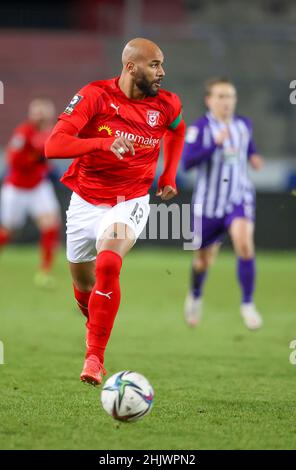 Halle, Deutschland. 05th Januar 2022. Fußball: Testspiele, Hallescher FC - FC Erzgebirge Aue im Leuna-Chemie-Stadion. Halles-Spieler Terrence Boyd am Ball. Quelle: Jan Woitas/dpa-Zentralbild/dpa/Alamy Live News Stockfoto