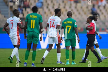 Yaoundé, Kamerun, 18. Januar 2022: !r! Während Guinea gegen Simbabwe – Afrika-Cup der Nationen im Ahmadou-Ahidjo-Stadion. Kim Price/CSM. Stockfoto