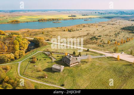 Kosava, Weißrussland. Gedenkmuseum-Anwesen von Tadeusz Kosciuszko. Luftaufnahme aus der Vogelperspektive auf das berühmte populäre historische Wahrzeichen Haus von Andrew Thaddeus Stockfoto