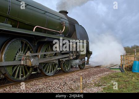 S15 Lokomotive Nr. 847 in Aktion auf der Bluebell Railway. Stockfoto