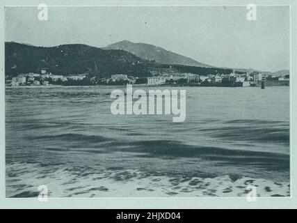 Ein entfernter Blick auf Ajacio. Corse-du-Sud. Frankreich (1925) Stockfoto