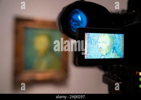 Self-Portrait, Saint-Remy, Ende August 1889) während einer Vorschau auf die bevorstehende Van Gogh Self-Portraits-Ausstellung in der Courtauld Gallery, London. Bilddatum: Dienstag, 1. Februar 2022. Stockfoto