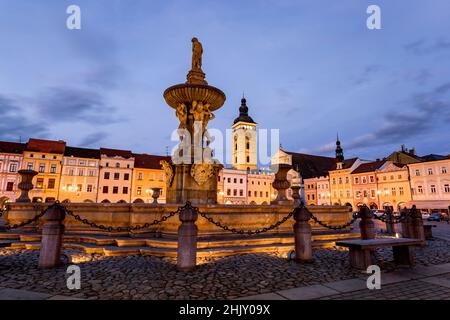 Historisches Zentrum von Ceske Budejovice bei Nacht, Tschechien Stockfoto