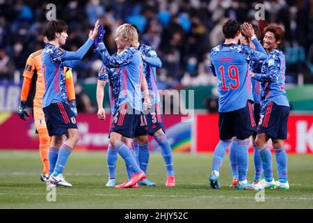 Saitama, Japan. 1st. Februar 2022. Spieler aus Japan feiern nach dem Sieg des Spiels AFC Asian Qualifiers (Road to Qatar) Japan gegen Saudi-Arabien im Saitama Stadium 2002 in Japan. Japan besiegt Saudi Arabai 2-0. (Bild: © Rodrigo Reyes Marin/ZUMA Press Wire) Stockfoto