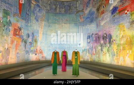 YVES SAINT LAURENT IM MUSÉE D'ART MODERNE PARIS Stockfoto