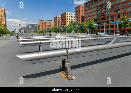 Wippen, Tilla-Durieux-Park, Potsdamer Platz, Mitte, Berlin, Deutschland Stockfoto