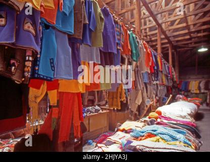 Chiloé Island, Chile. Der Markt von Castro (gescannt von Farblider) Stockfoto