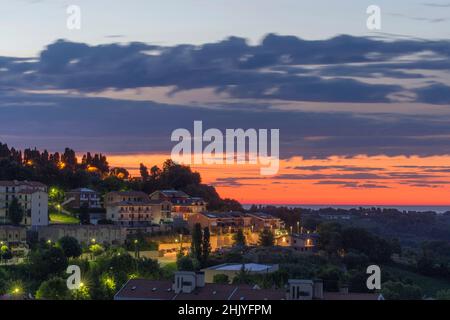 Blick von Potenza Picena , Sonnenaufgang, Marken, Italien, Europa Stockfoto