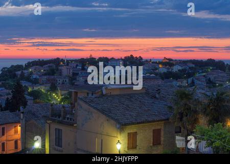 Blick von Potenza Picena , Sonnenaufgang, Marken, Italien, Europa Stockfoto