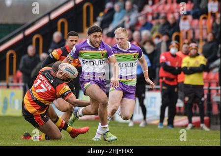 Dewsbury, England - 30. Januar 2022 - AJ Wallace von Bradford Bulls macht während der Rugby League Betfred Championship Runde 1 eine Pause Dewsbury Rams vs Bradford Bulls im Tetley Stadium, Dewsbury, Großbritannien Dean Williams Stockfoto