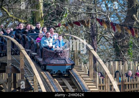 Eröffnungswochenende der Wicker man Achterbahn im Alton Towers Theme Park, Spa and Hotel , Staffordshire England Stockfoto