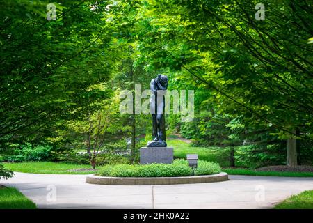 Grand Rapids, MI USA - 30. Mai 2016: Introspektives Kunstwerk Meijer Gardens Park Stockfoto