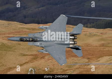 McDonnell Douglas F-15E Strike Eagle, Flugtraining in Wales, LFA7 Mach Loop Stockfoto