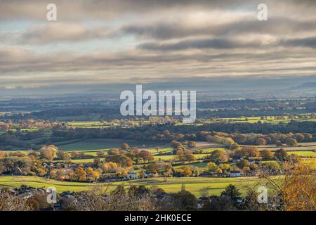 Blick nach Osten über das severn-Tal von den Malvern Hills. Stockfoto