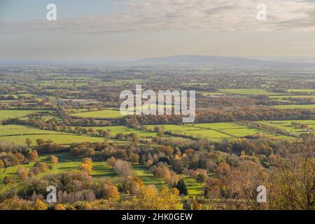 Blick nach Osten über das severn-Tal von den Malvern Hills. Stockfoto